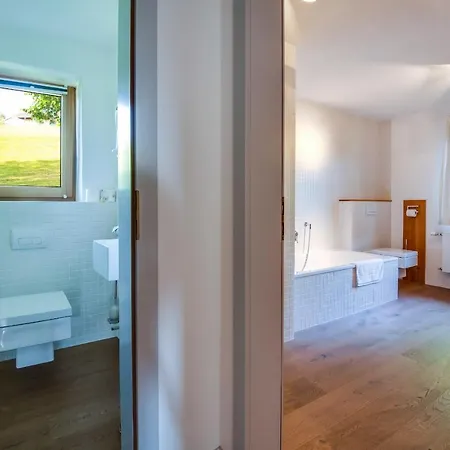 Kuenstlervilla Mit Grandiosem Panoramablick Villa *