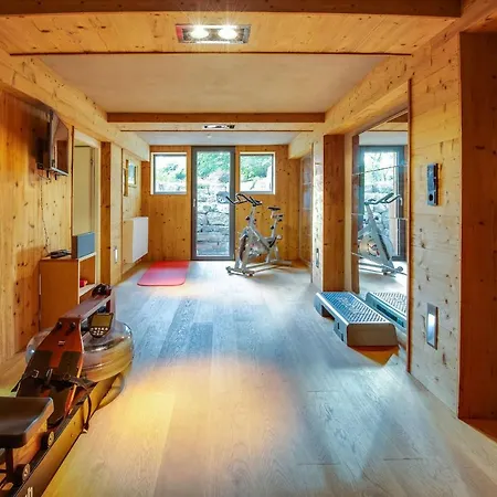 Kuenstlervilla Mit Grandiosem Panoramablick Вилла