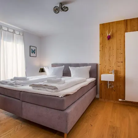 Kuenstlervilla Mit Grandiosem Panoramablick *