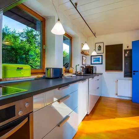 Kuenstlervilla Mit Grandiosem Panoramablick